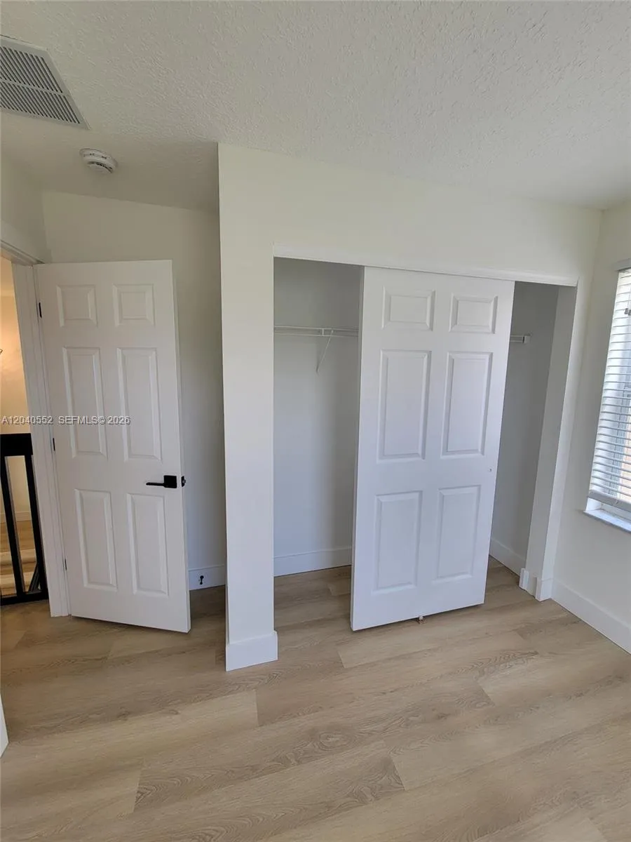 Bedroom 4 - Closet