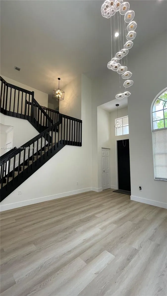 Foyer/Living Room