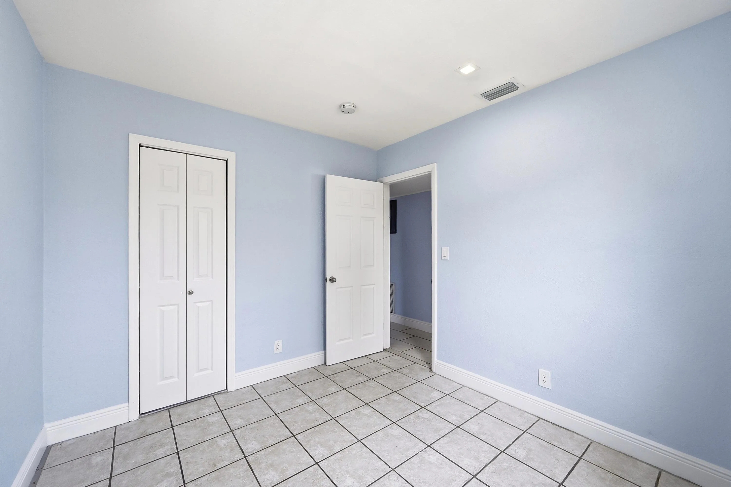 25_bedroom