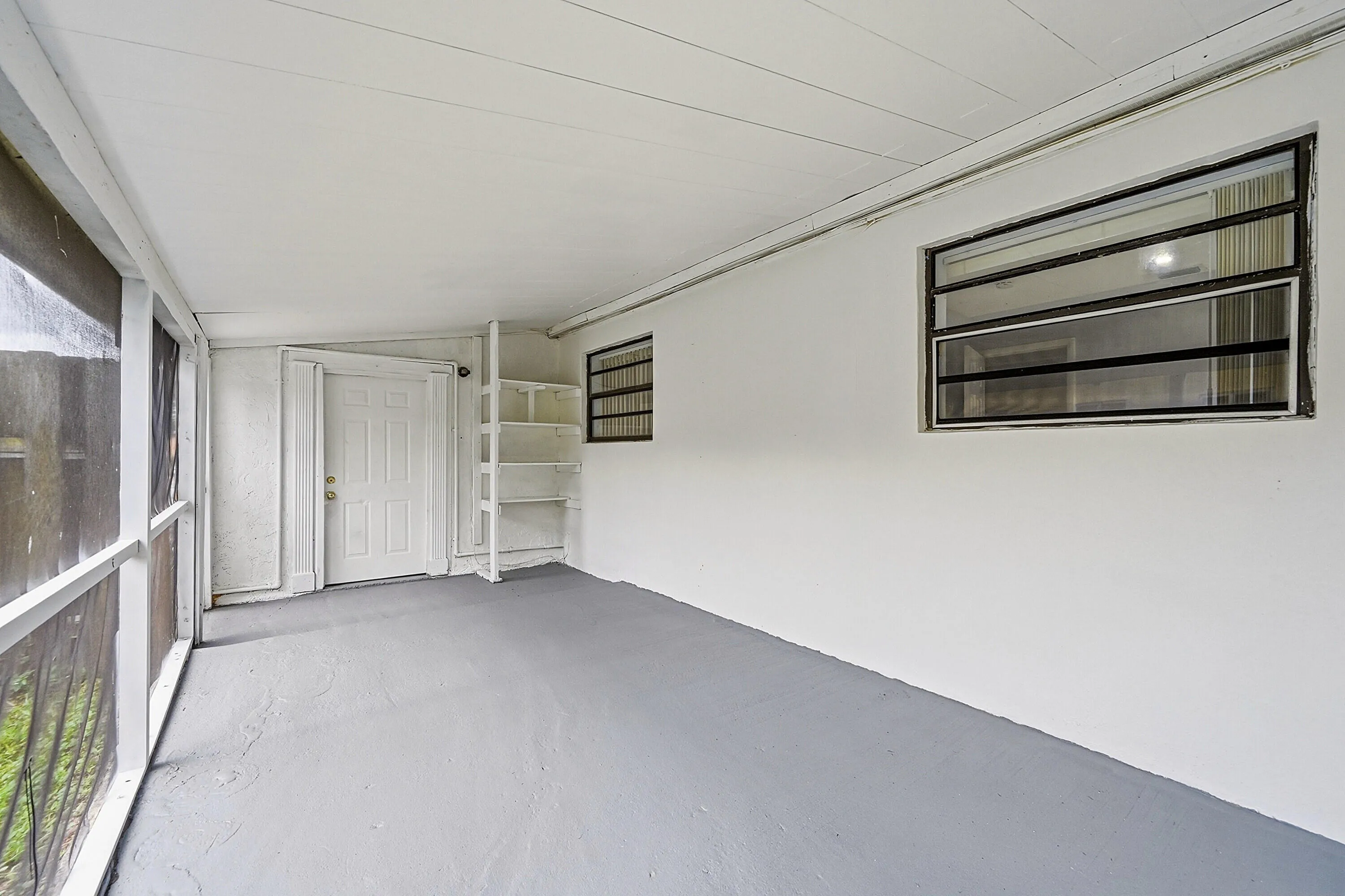 screened room