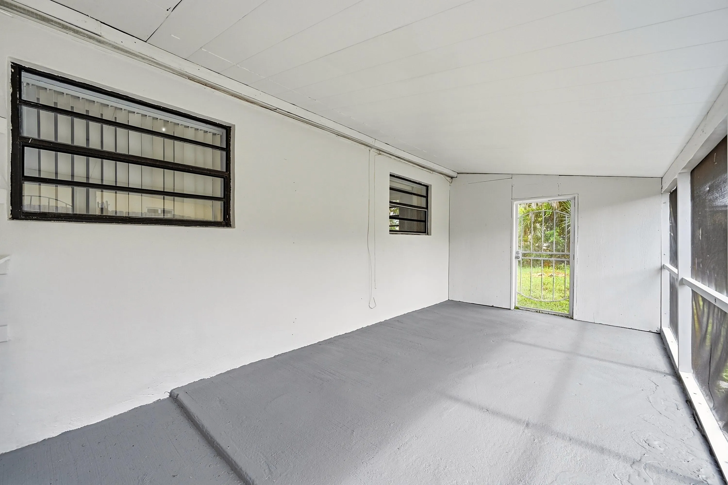screened room
