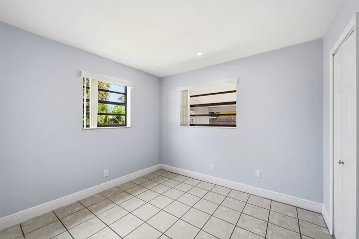 24_bedroom
