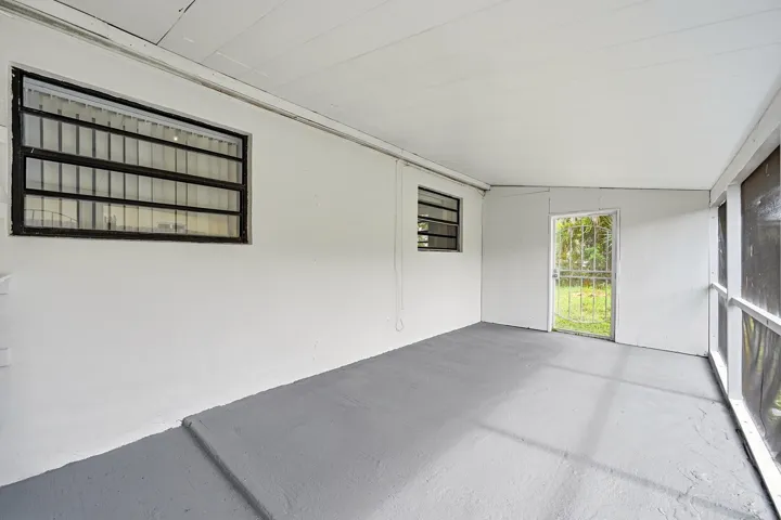 screened room