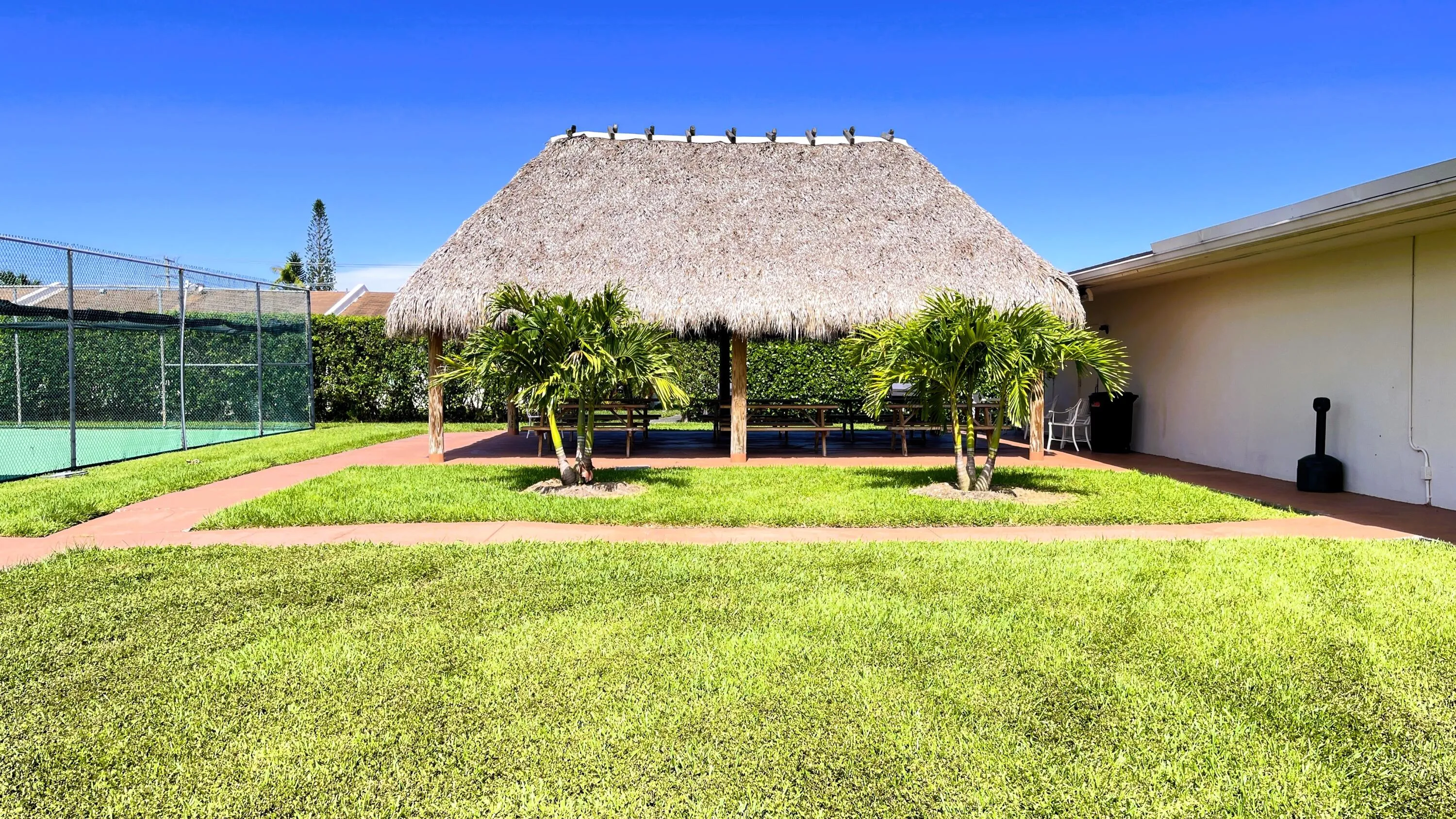 Tiki Hut