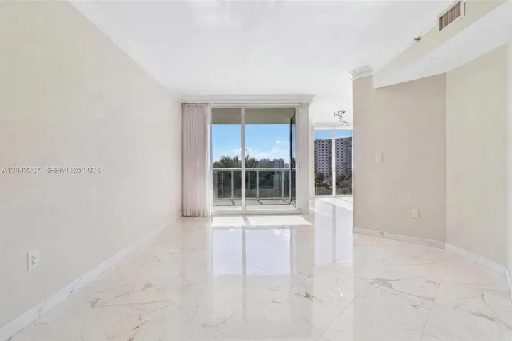 Virtually Adjusted to have no furniture