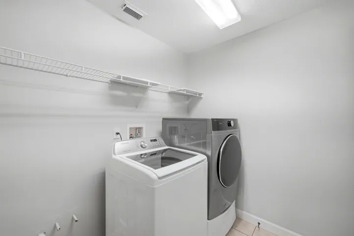 53-web-or-mls-426-ne-vanda-terrado