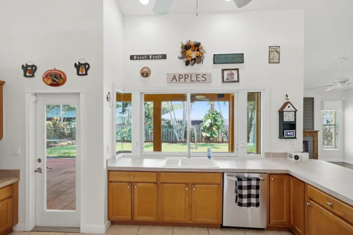 32-web-or-mls-426-ne-vanda-terrado