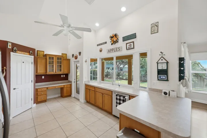 30-web-or-mls-426-ne-vanda-terrado