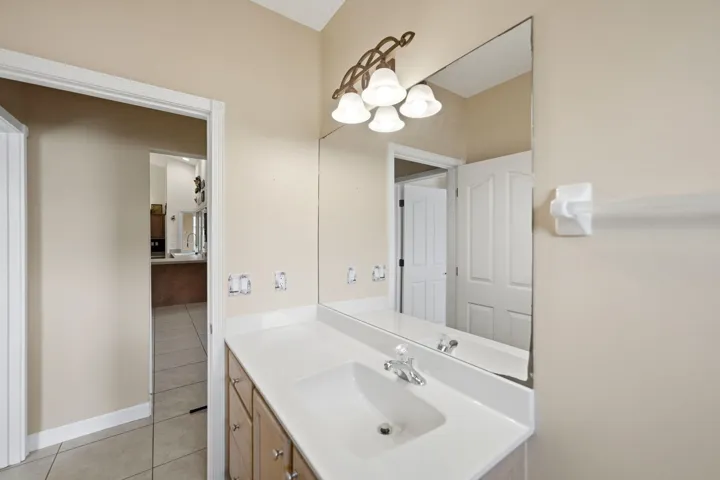 18-web-or-mls-426-ne-vanda-terrado