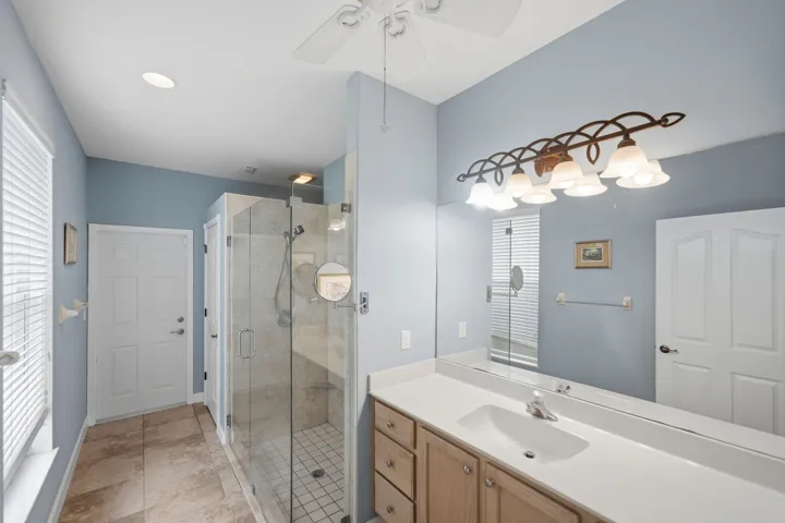 51-web-or-mls-426-ne-vanda-terrado