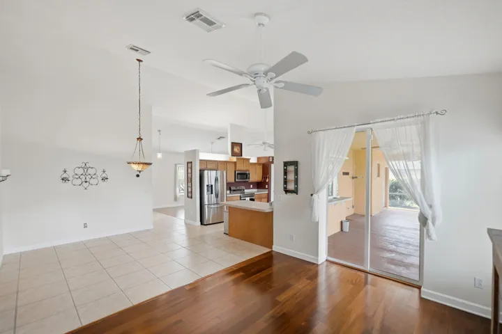 22-web-or-mls-426-ne-vanda-terrado