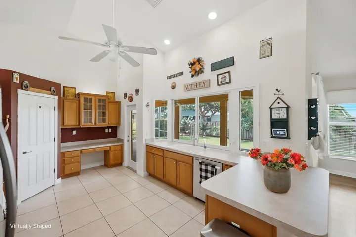 31-web-or-mls-426-ne-vanda-terrado