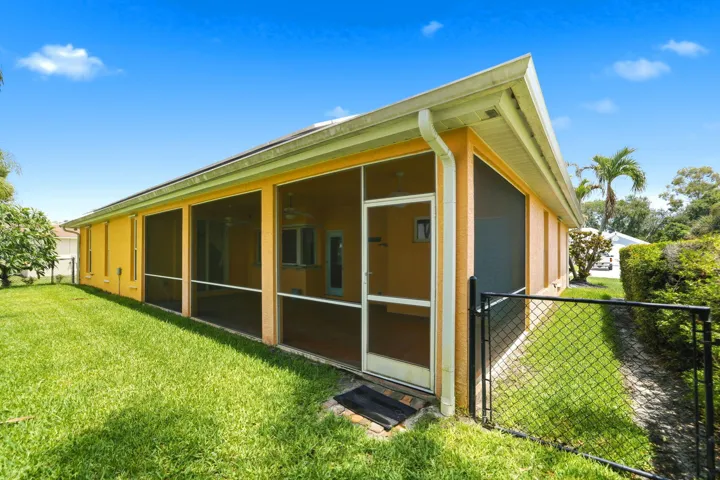 42-web-or-mls-426-ne-vanda-terrado