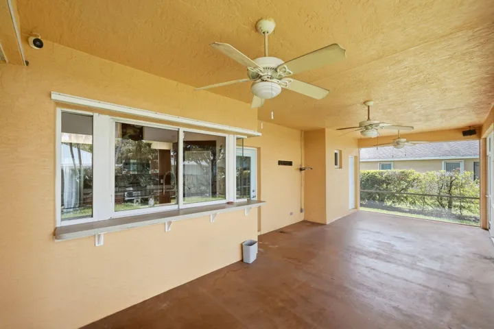40-web-or-mls-426-ne-vanda-terrado