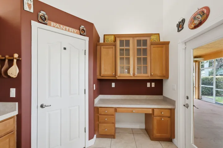 33-web-or-mls-426-ne-vanda-terrado