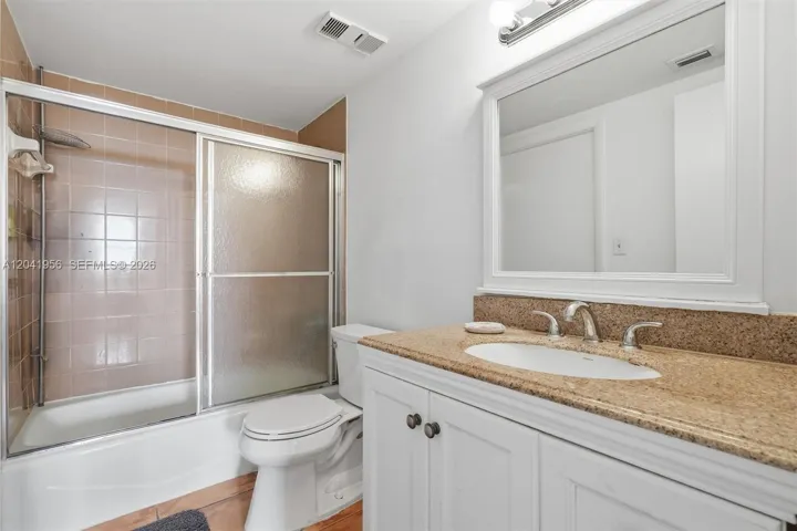 2nd en-suite bathroom