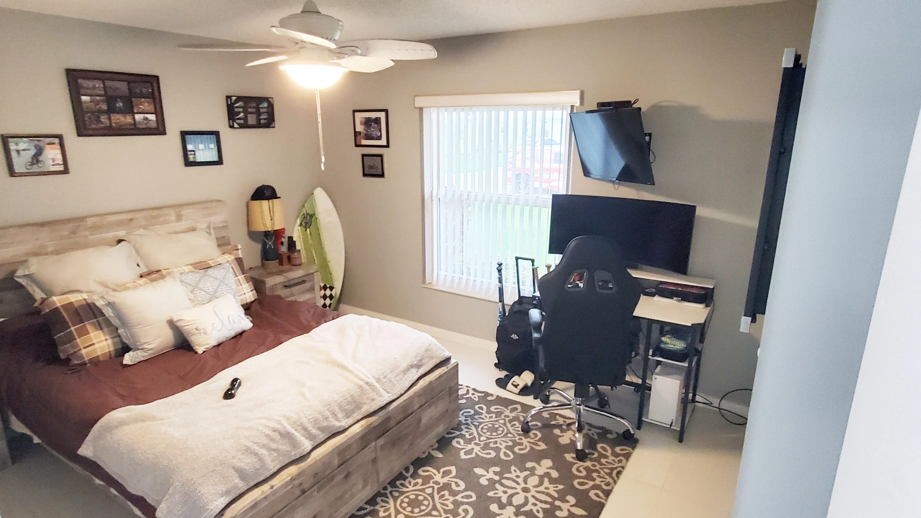 Second bedroom