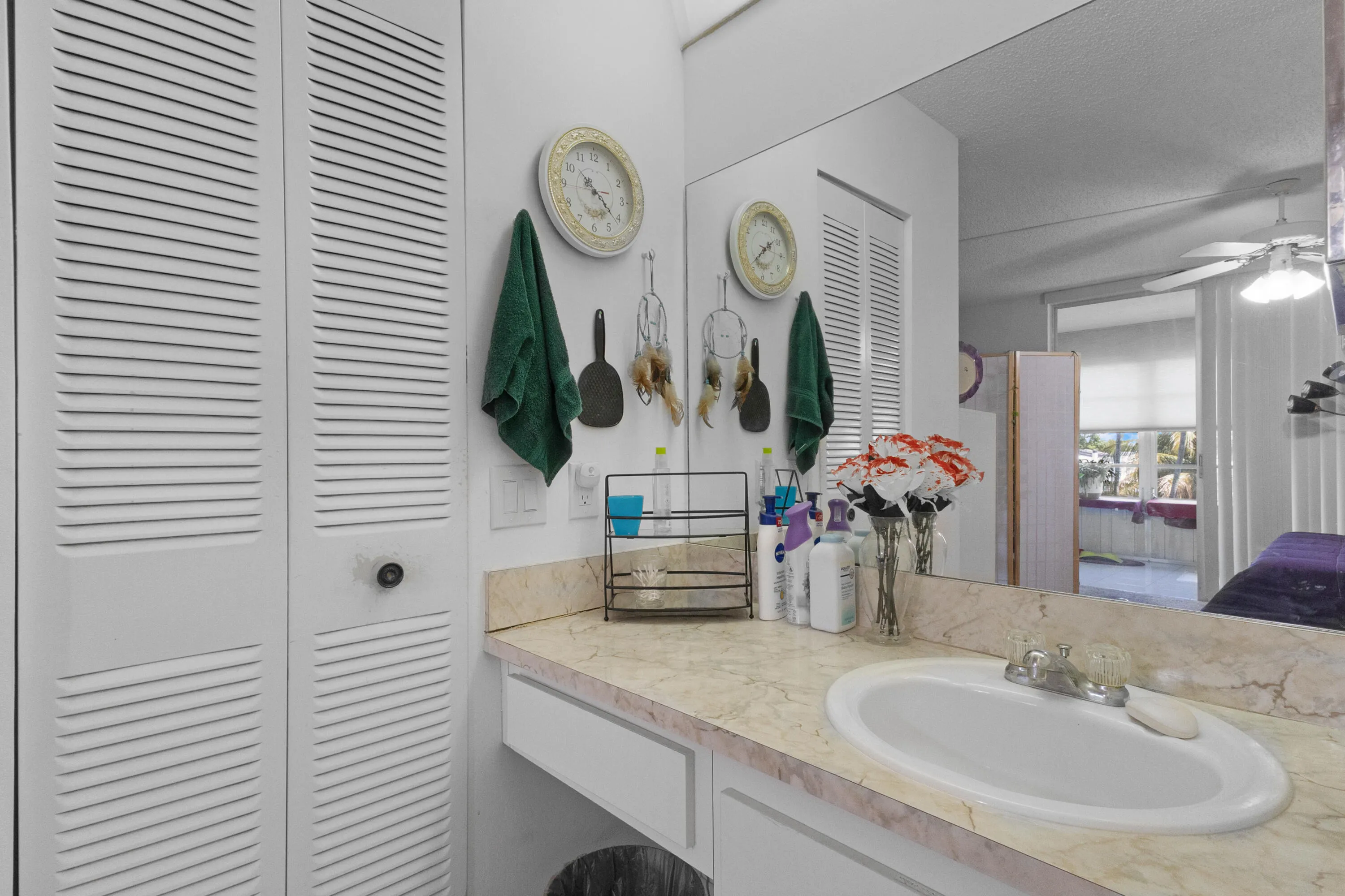 AccuTour_01 6870-royal-palm-blvd-022