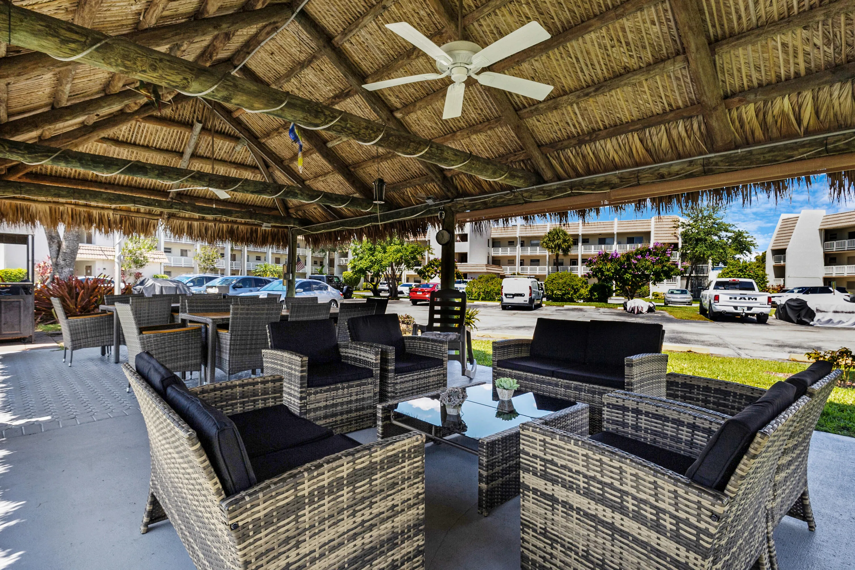 AccuTour_01 6870-royal-palm-blvd-033