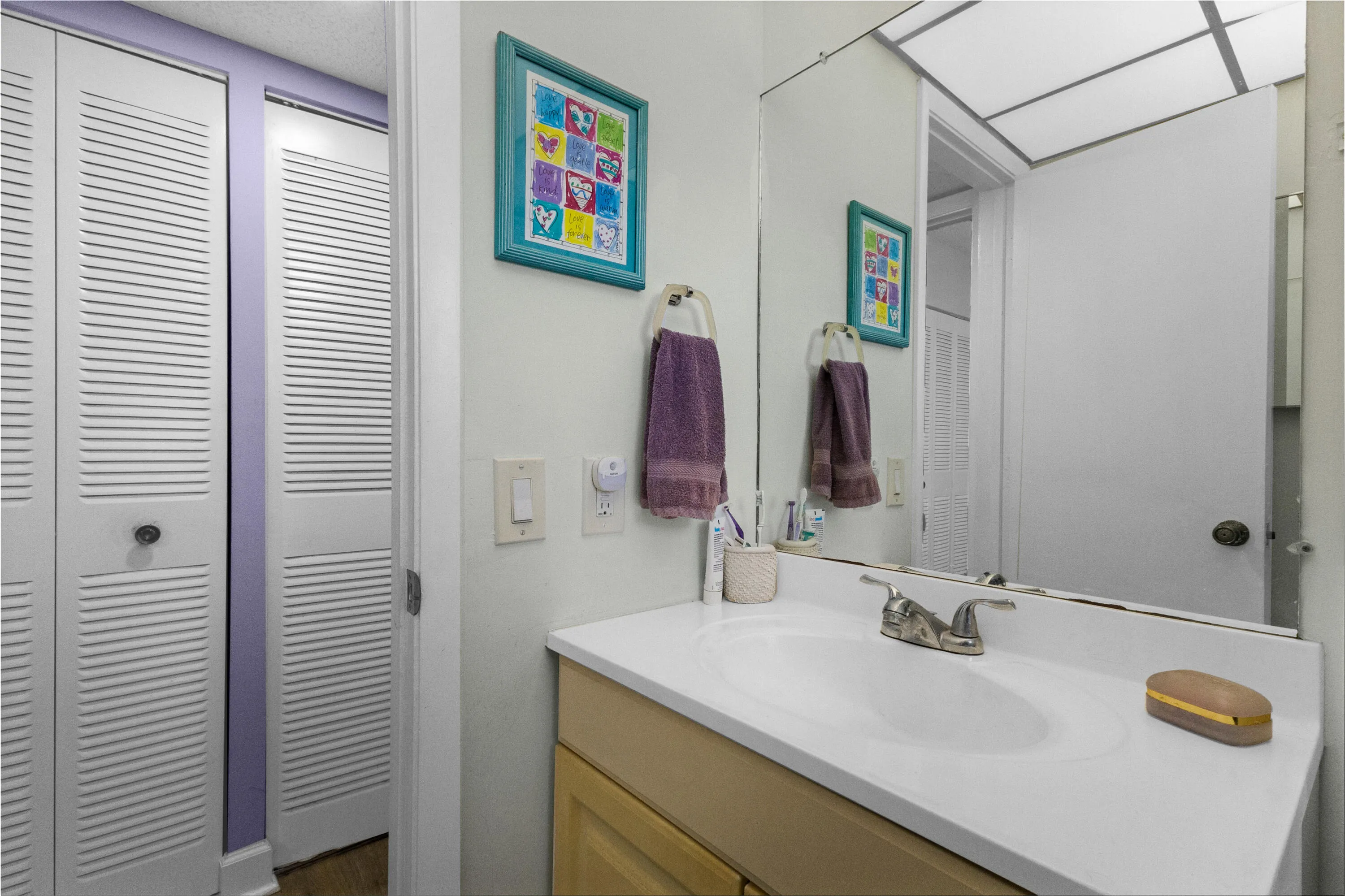 AccuTour_01 6870-royal-palm-blvd-026