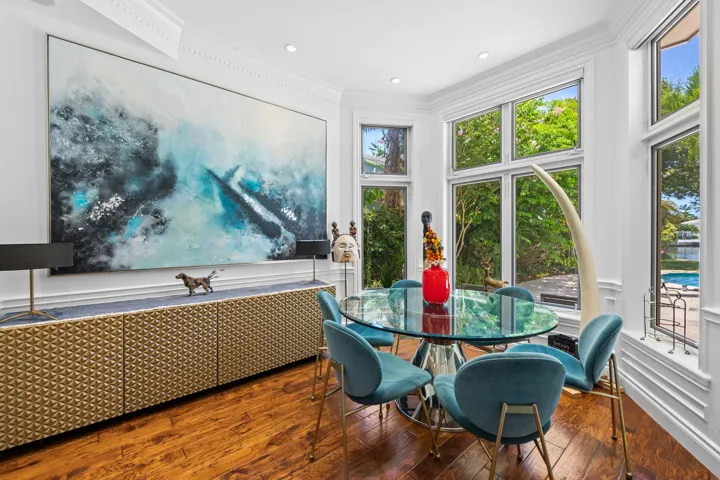 breakfast area
