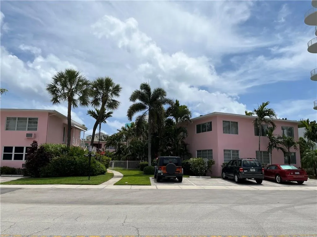 BEACH SHORE APTS.