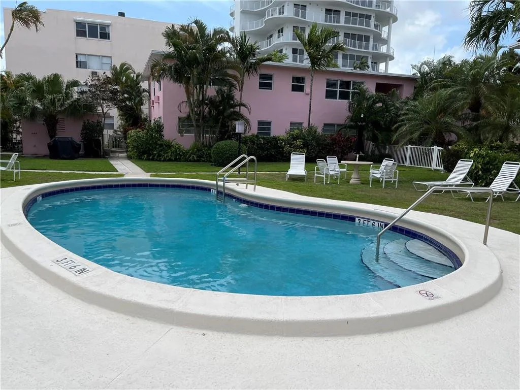Pool & Courtyard Garden