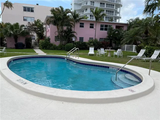 Pool & Courtyard Garden