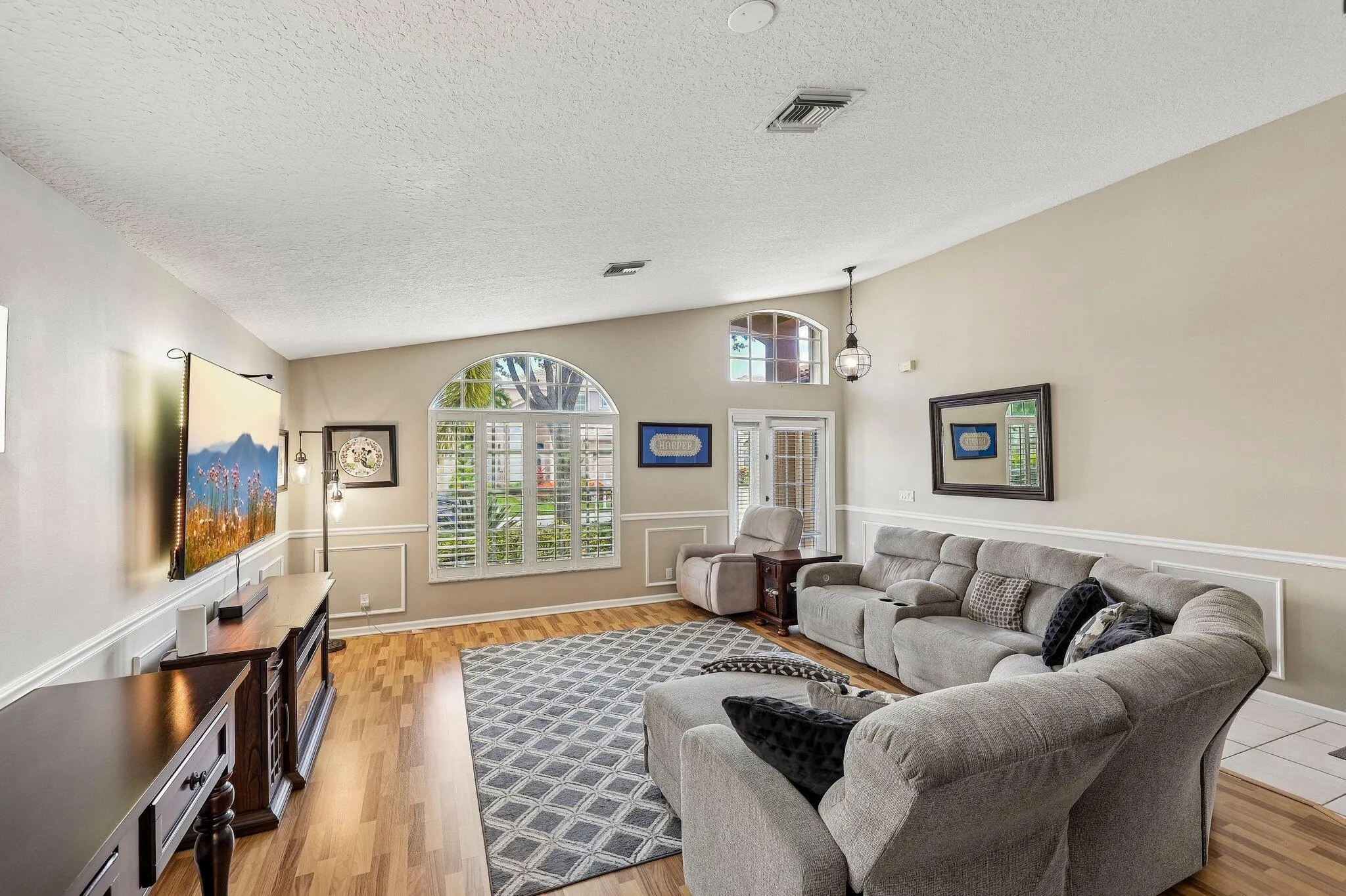 9-web-or-mls-NW 112th Ter-S2306-009