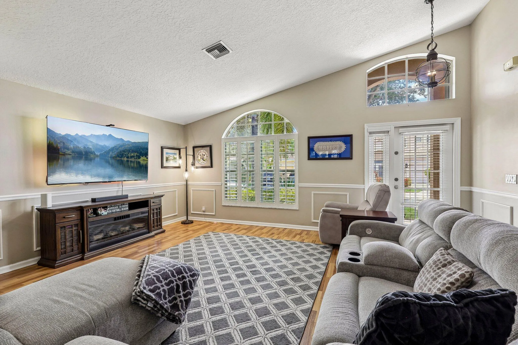 7-web-or-mls-NW 112th Ter-S2306-007