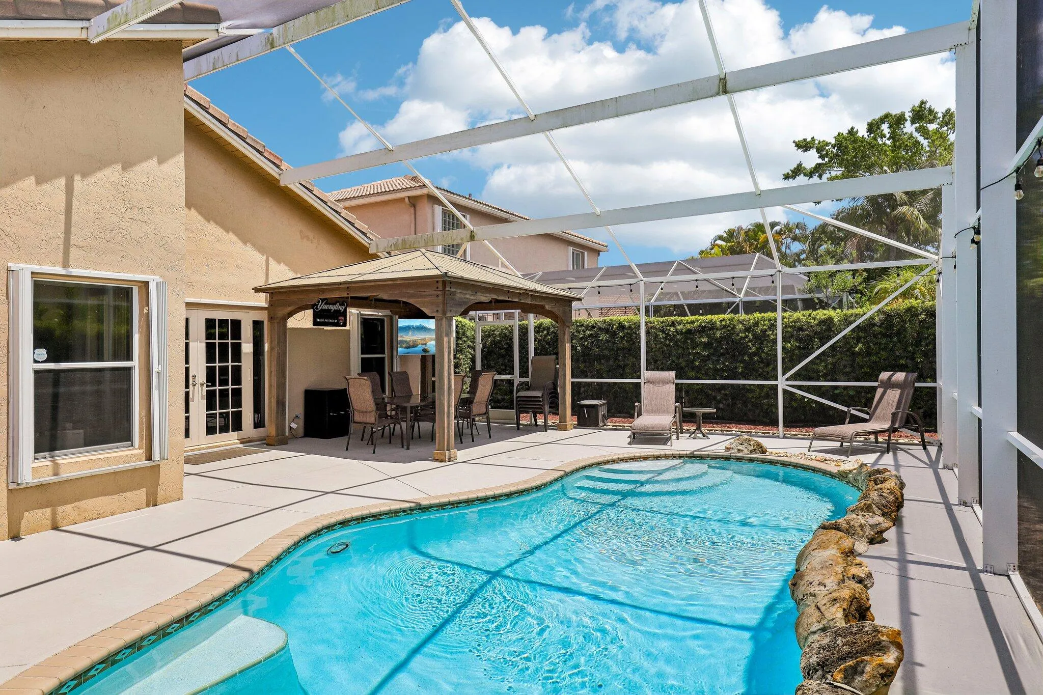 43-web-or-mls-NW 112th Ter-S2306-043