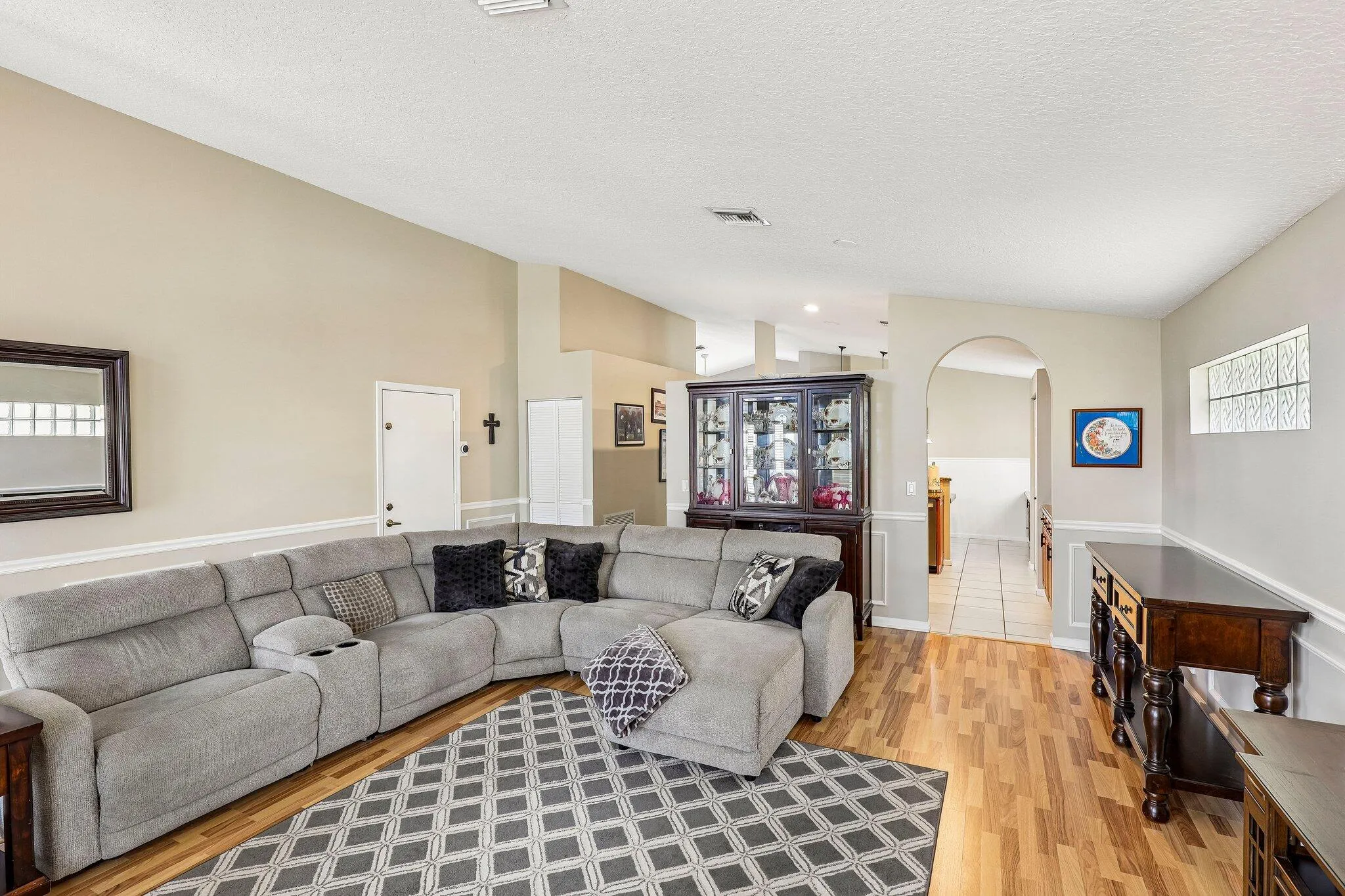 10-web-or-mls-NW 112th Ter-S2306-010