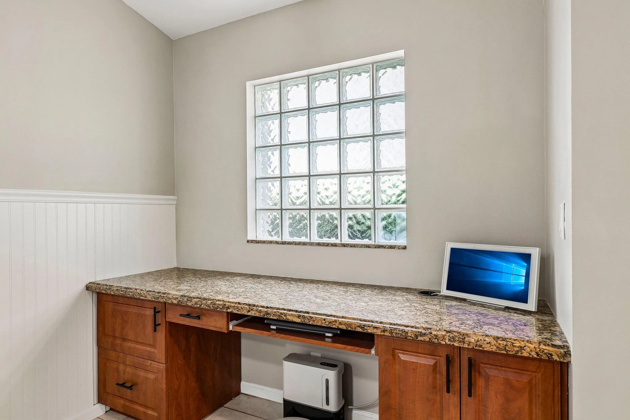 17-web-or-mls-NW 112th Ter-S2306-017