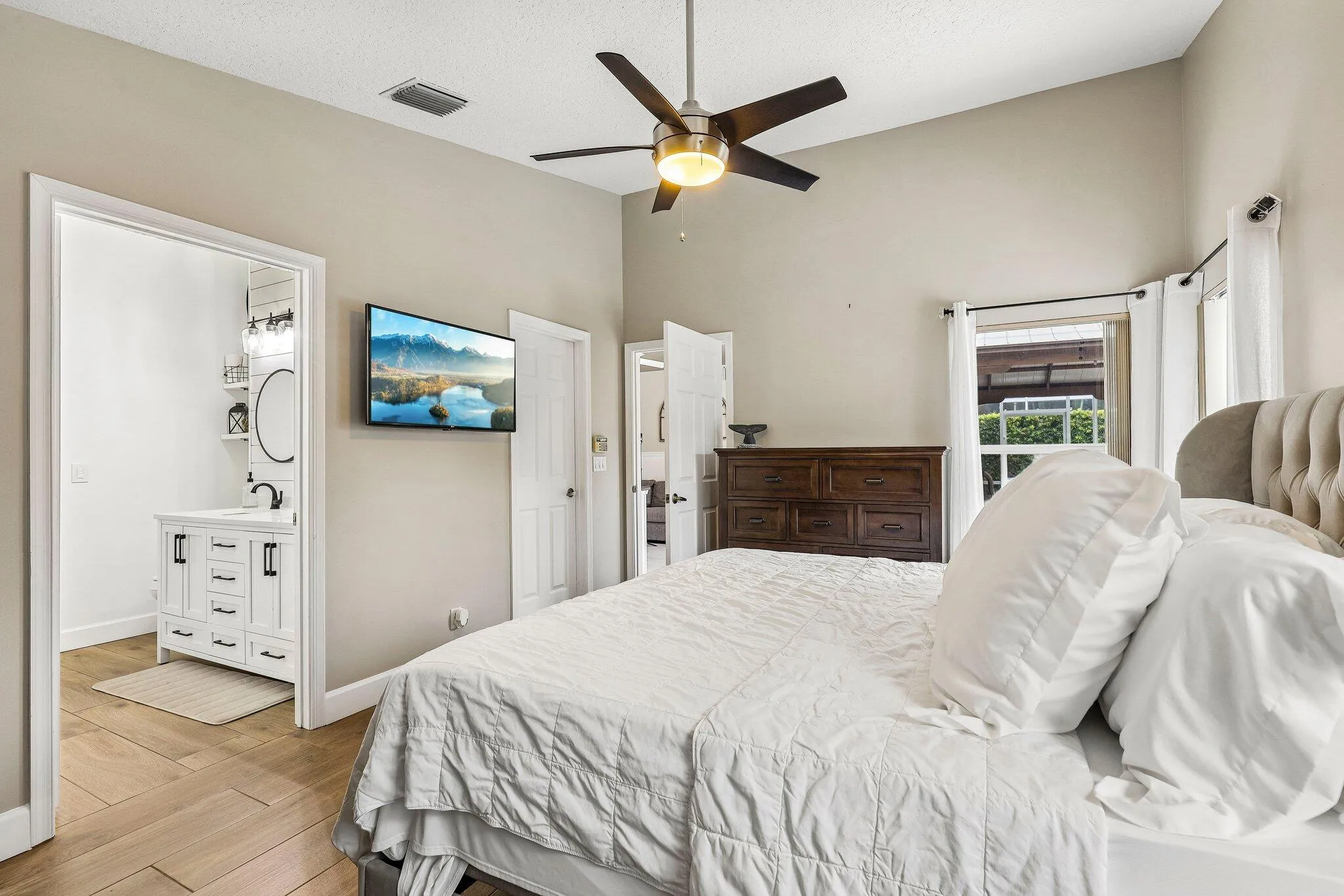 25-web-or-mls-NW 112th Ter-S2306-025