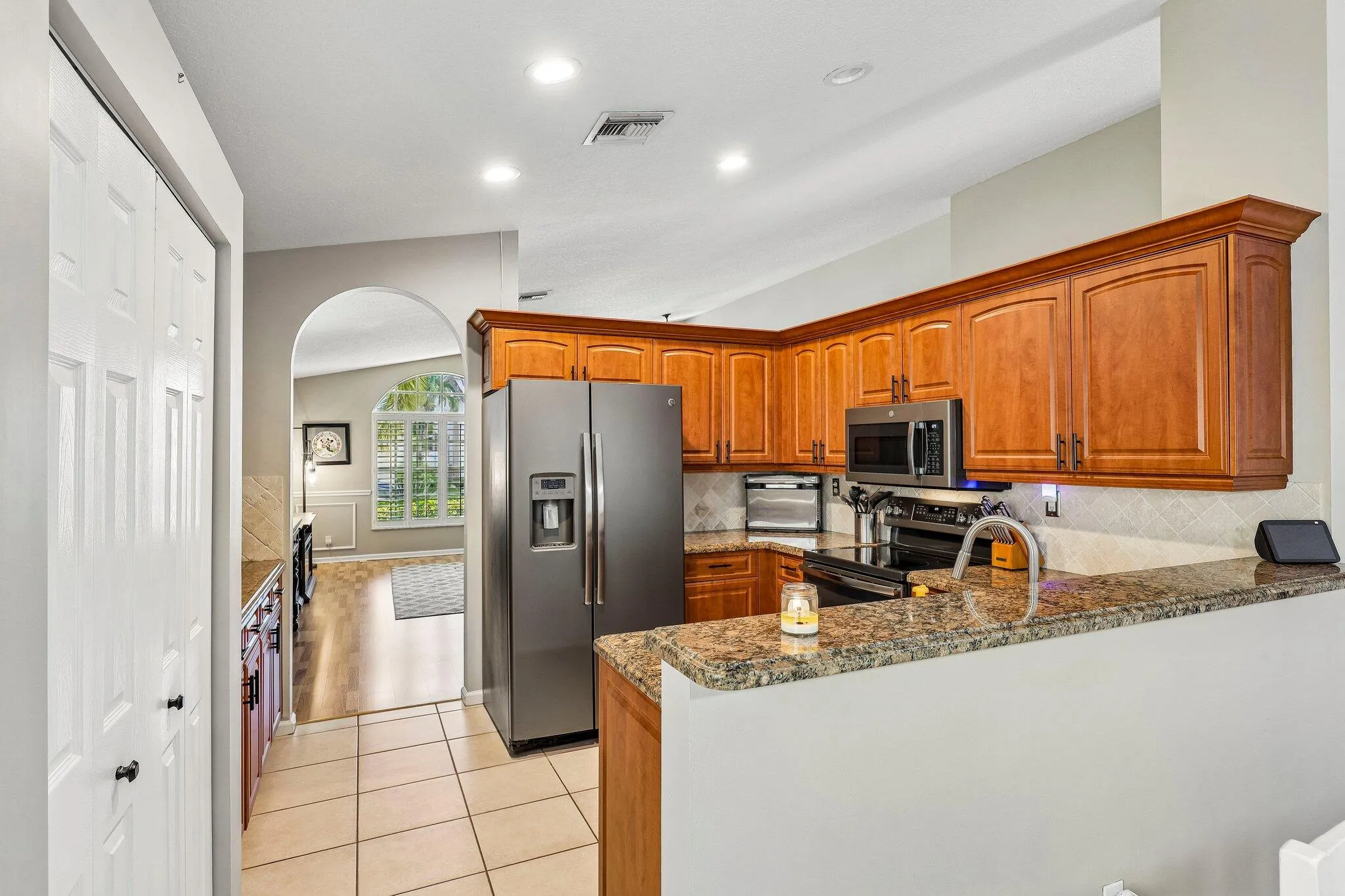 14-web-or-mls-NW 112th Ter-S2306-014