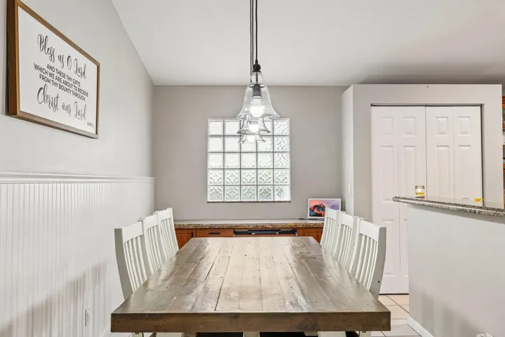11-web-or-mls-NW 112th Ter-S2306-011