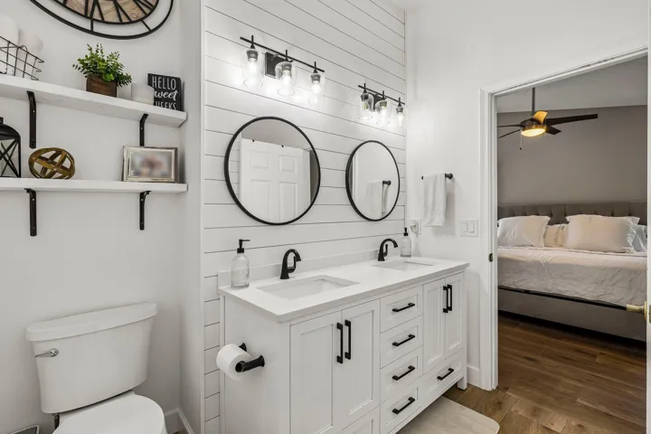 28-web-or-mls-NW 112th Ter-S2306-028