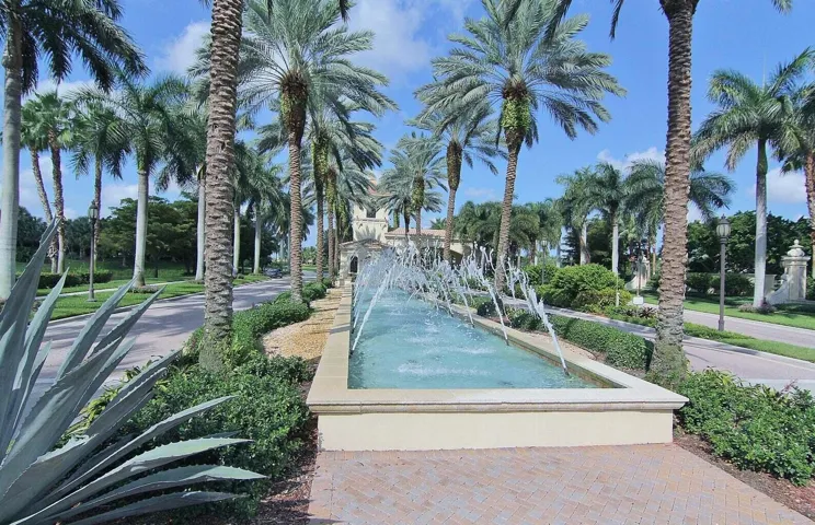 Enjoy Country Club lifestyle without paying the equity membership fees!!