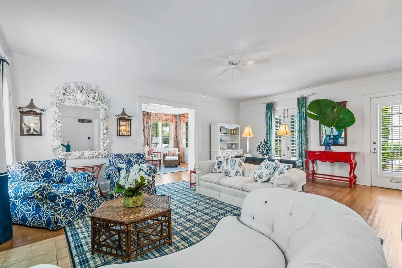008-263ParkAvenue-PalmBeach-FL-33480-SMA