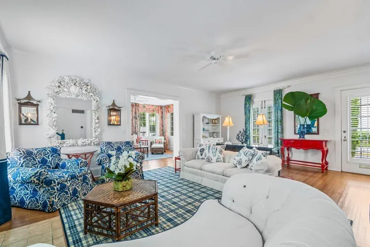 008-263ParkAvenue-PalmBeach-FL-33480-SMA
