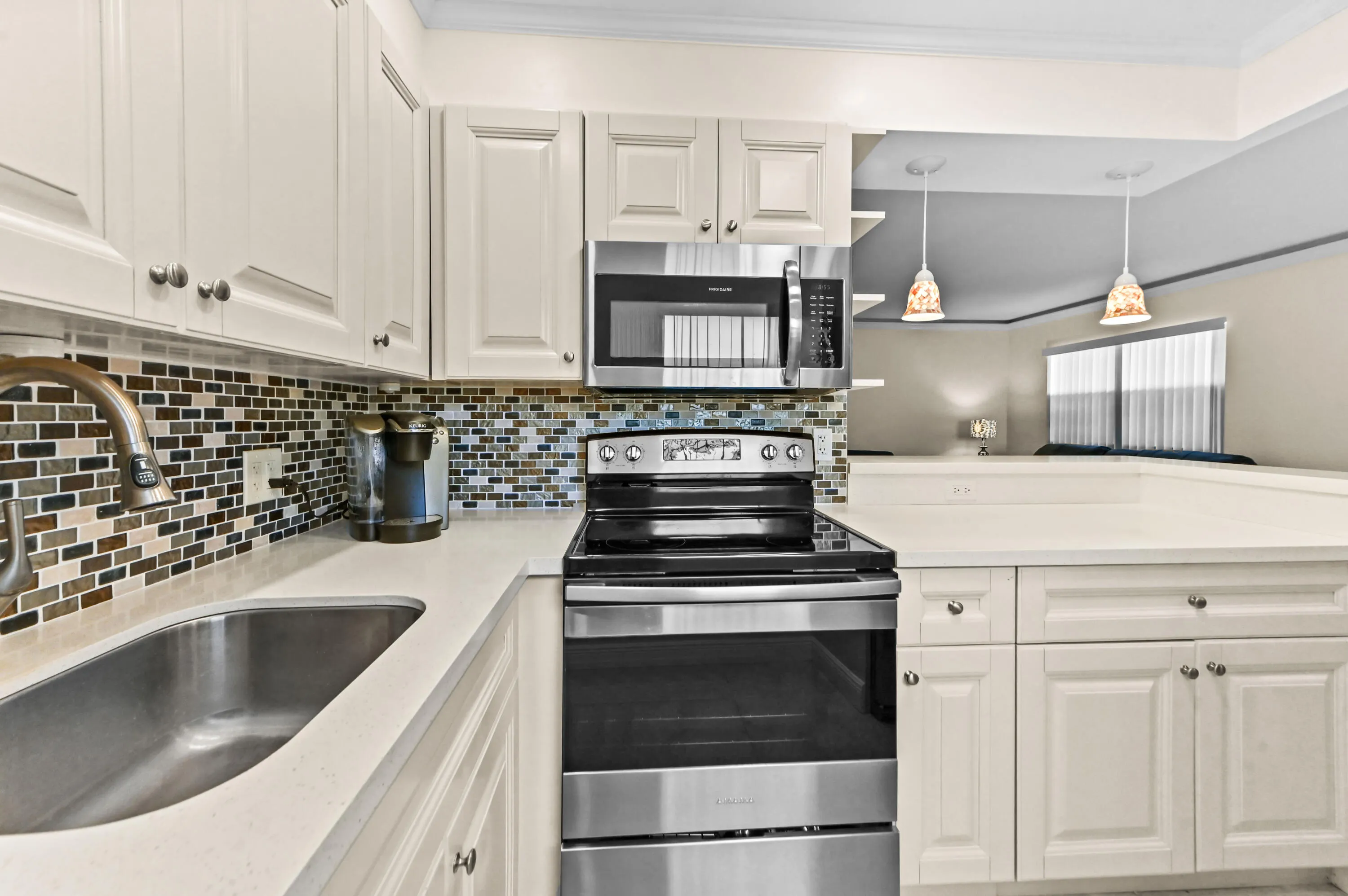 12 Kitchen 03