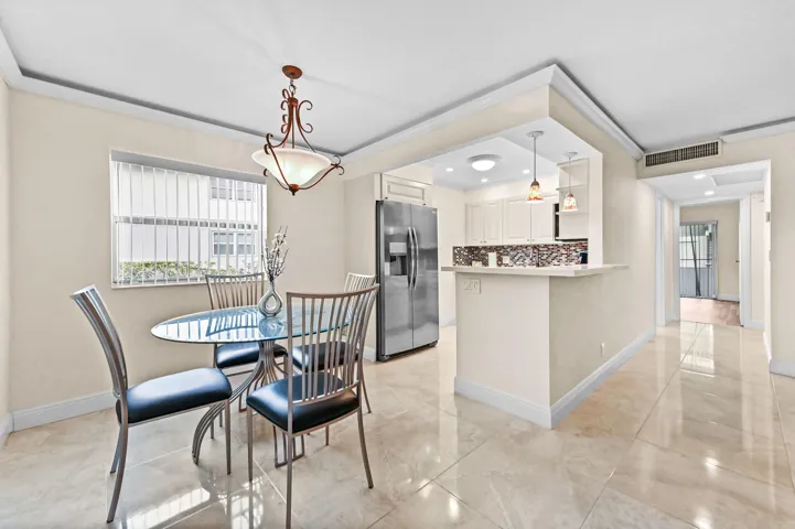 09 Dining area 02