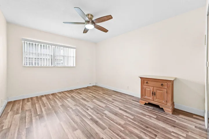 14 Bedroom 01