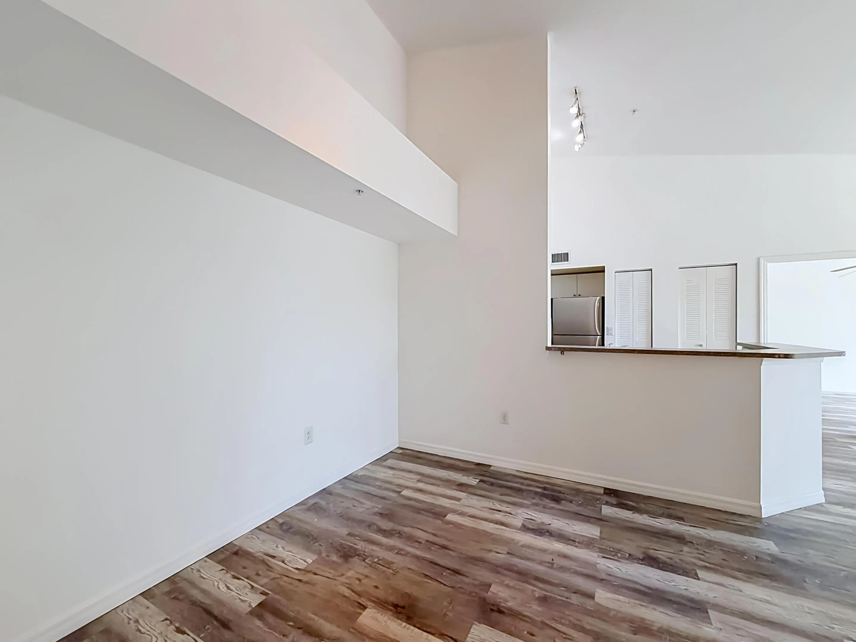 1119 Villa Circle-37
