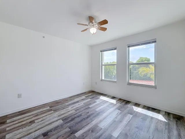 1119 Villa Circle-40