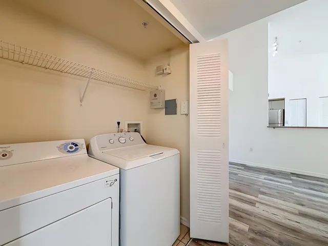 1119 Villa Circle-56