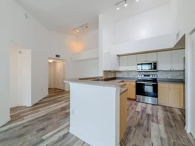 1119 Villa Circle-17
