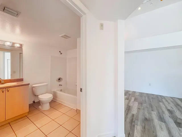 1119 Villa Circle-45