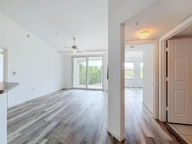 1119 Villa Circle-34