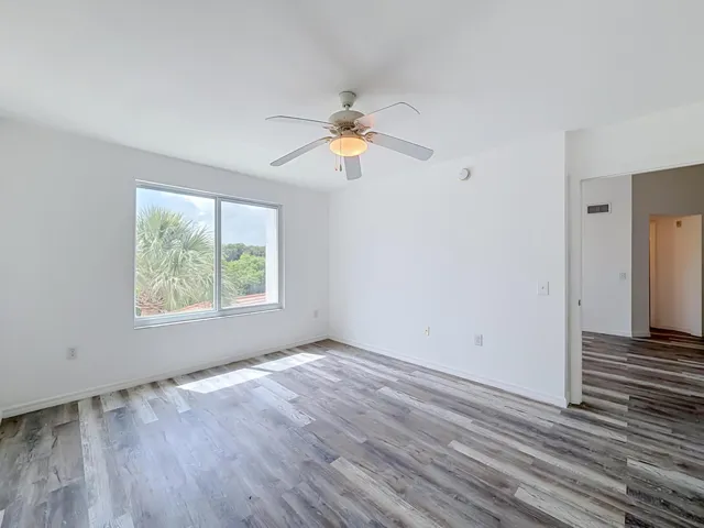 1119 Villa Circle-48